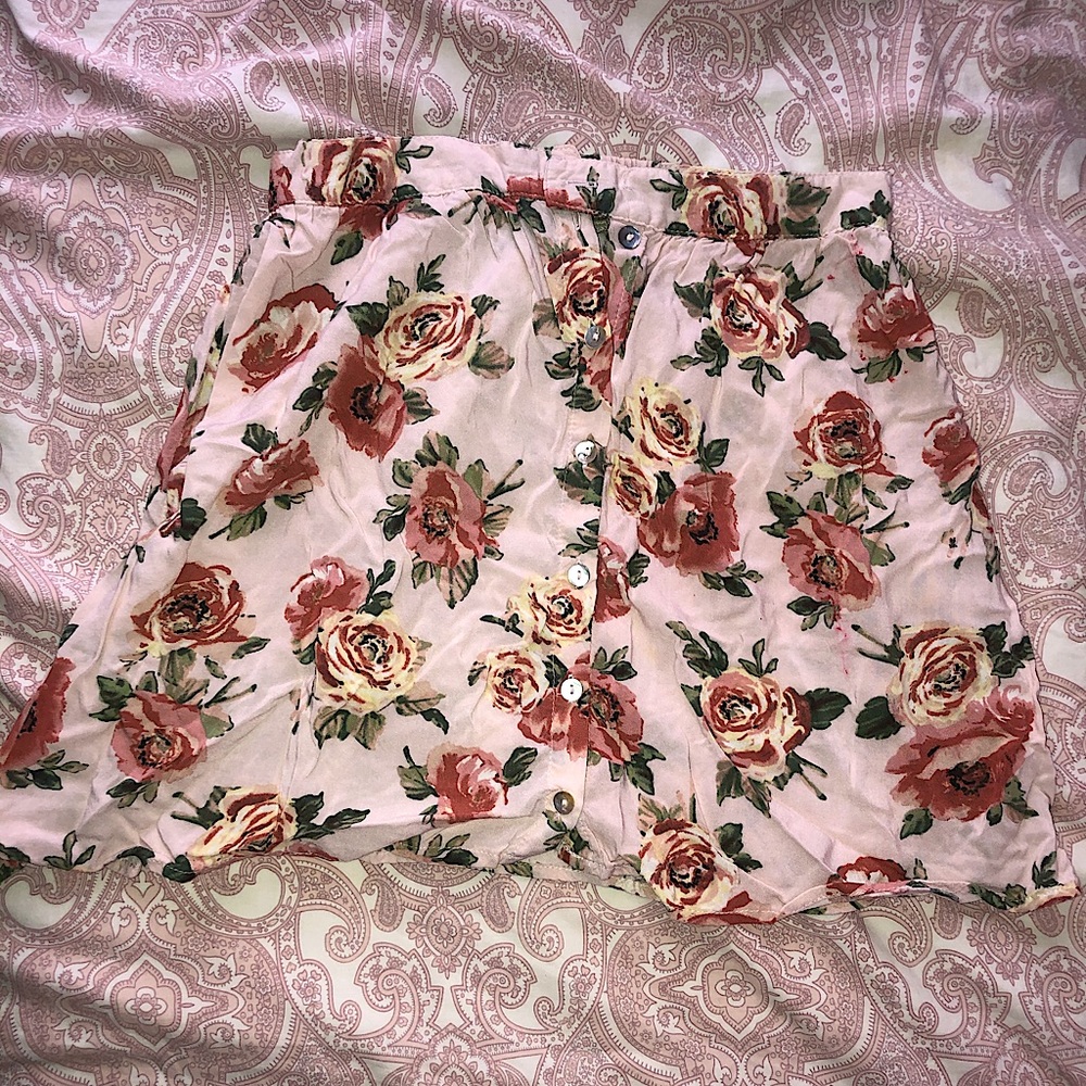 Floral skirt. short-length and flows